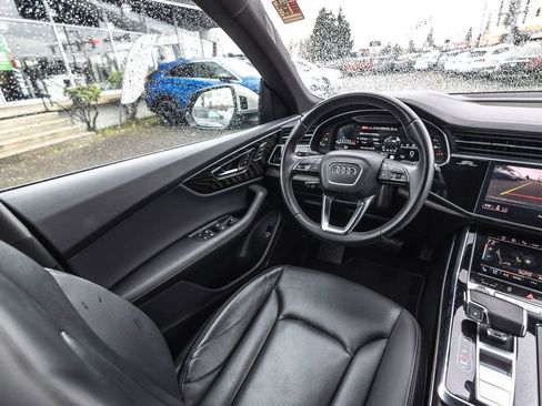 Used 2023 Audi Q8 Prestige w/ Prestige Package image 23