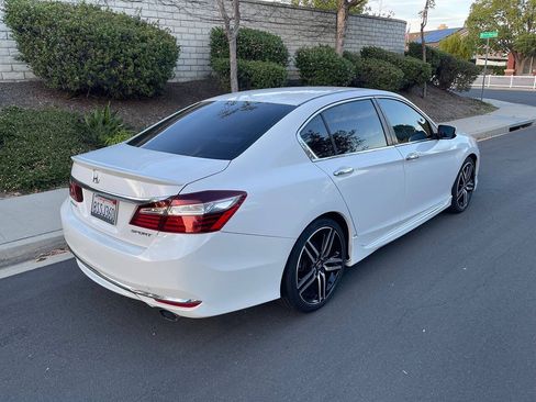Used 2016 Honda Accord Sport image 4