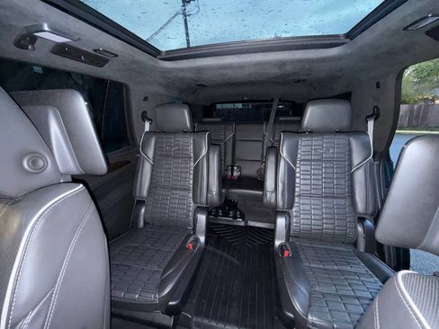 Used 2022 Cadillac Escalade Sport Platinum w/ Heavy-Duty Trailer Package AWD/4WD image 9