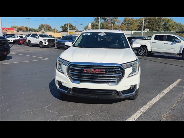 Certified 2023 GMC Terrain SLT AWD/4WD image 3