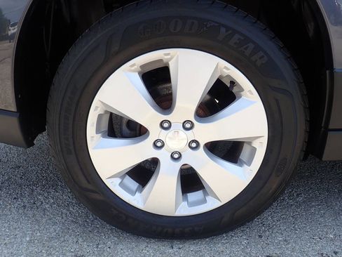 Used 2010 Subaru Outback 2.5i Premium image 32