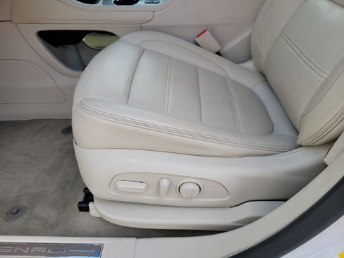 Used 2020 GMC Acadia Denali w/ LPO, Floor Liner Package FWD image 6
