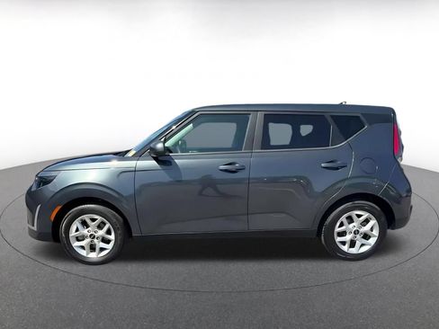 Used 2025 Kia Soul LX w/ LX Technology Package FWD image 8