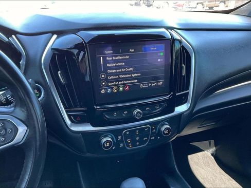 Used 2022 Chevrolet Traverse LT image 6