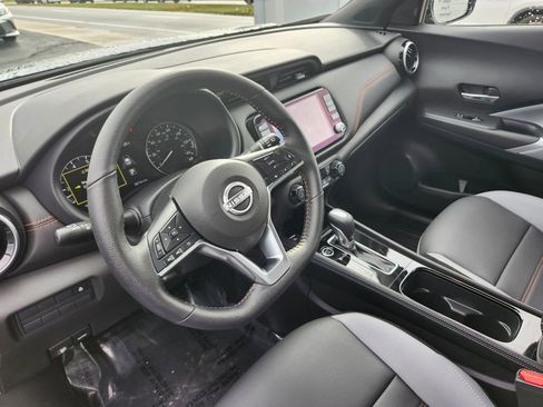 Used 2024 Nissan Kicks SR w/ SR Premium Package image 7