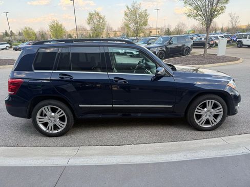 Used 2015 Mercedes-Benz GLK 350 4MATIC image 4
