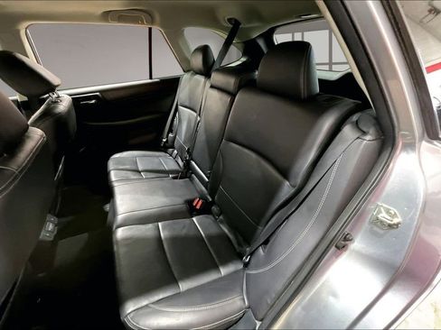 Used 2018 Subaru Outback 2.5i Limited AWD/4WD image 24