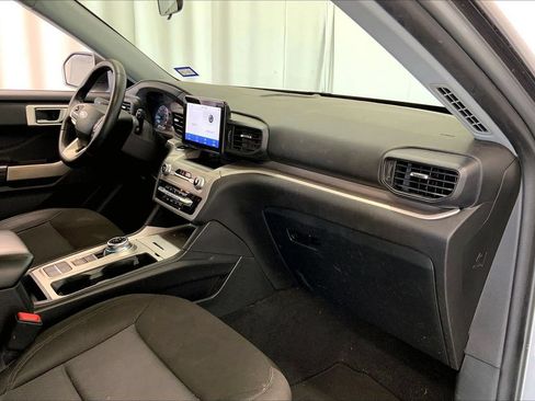 Used 2022 Ford Explorer XLT RWD image 28