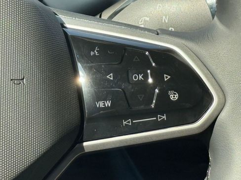 New 2025 Volkswagen ID. Buzz Pro S RWD image 21