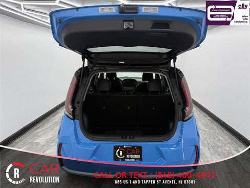 Used 2023 Kia Soul GT-Line FWD image 6