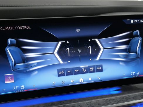 Used 2024 BMW i7 xDrive60 w/ Executive Package image 55