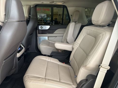 Used 2024 Lincoln Navigator Reserve AWD/4WD image 21