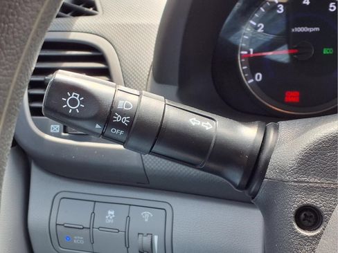 Used 2013 Hyundai Accent GS FWD image 21