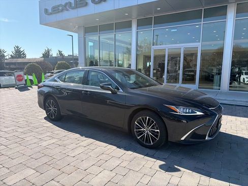 Certified 2025 Lexus ES 350 w/ Premium Package image 32