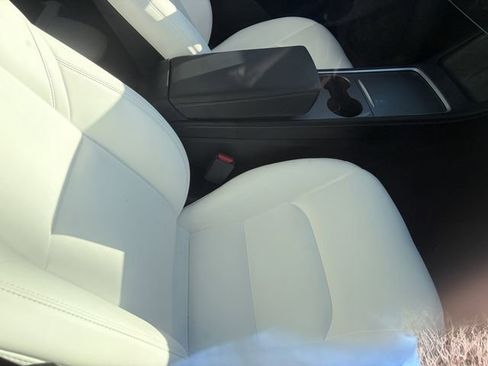 Used 2024 Tesla Model Y Long Range image 8