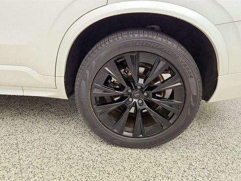 Used 2021 Volvo XC90 T6 Momentum AWD/4WD image 9