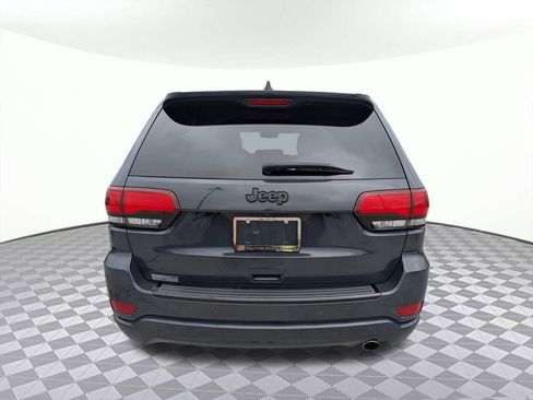 Used 2018 Jeep Grand Cherokee Altitude image 4