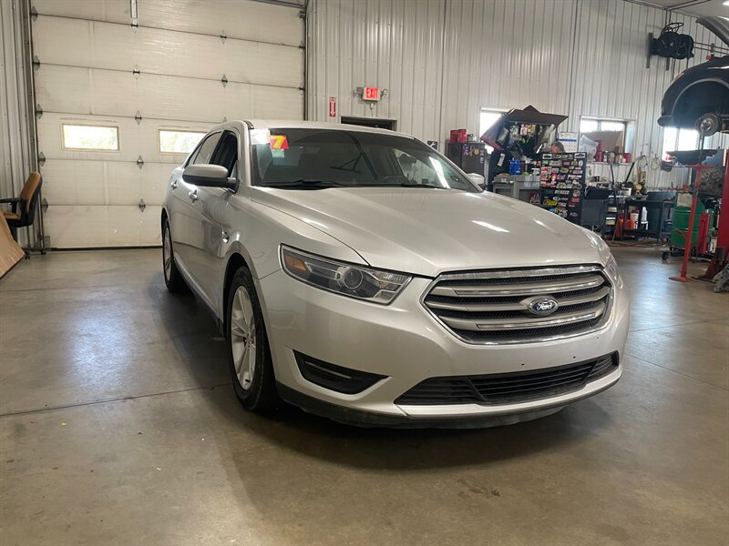 Used 2017 Ford Taurus SEL w/ Equipment Group 201A AWD/4WD image 5