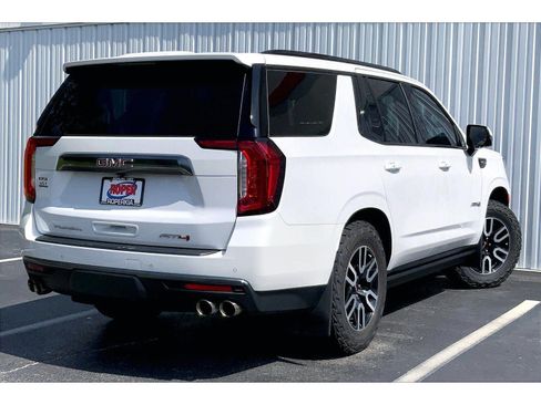 Used 2023 GMC Yukon AT4 w/ AT4 Premium Plus Package AWD/4WD image 11