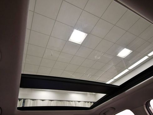 Used 2021 Nissan Rogue Platinum image 17