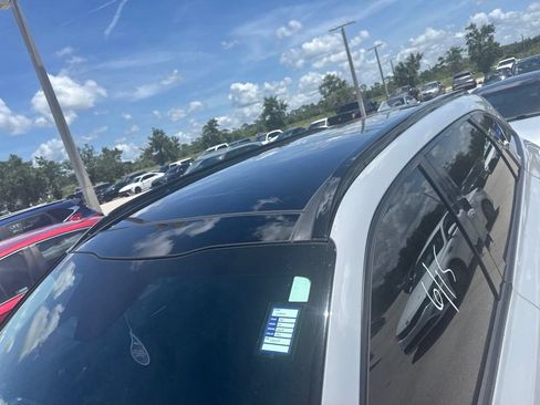 Certified 2023 Kia Sorento EX w/ Panoramic Sunroof Package FWD image 12