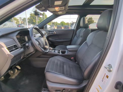 Used 2024 Mitsubishi Outlander SE Black Edition AWD/4WD image 15