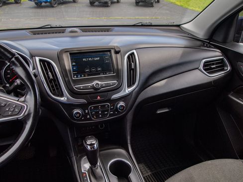 Used 2019 Chevrolet Equinox LT FWD image 16
