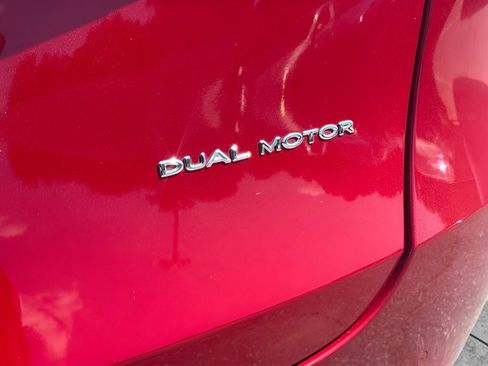Used 2021 Tesla Model Y Long Range AWD/4WD image 23