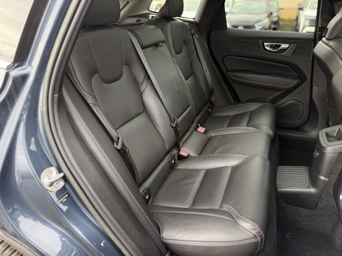 Used 2023 Volvo XC60 T8 Ultimate image 12