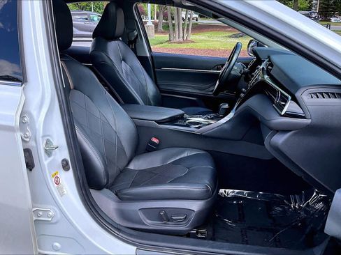 Used 2018 Toyota Camry XLE w/ Driver Assist Package FWD image 9