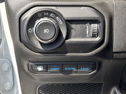 Used 2023 Jeep Wrangler Unlimited w/ 8.4" Radio Group AWD/4WD image 26