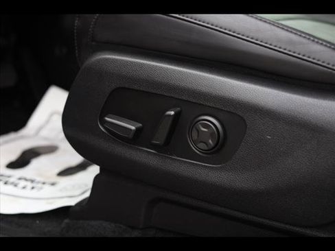 Used 2024 Kia Carnival SX image 7