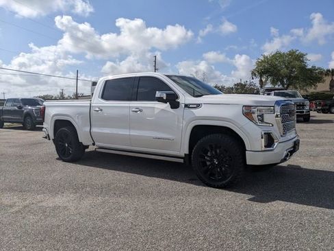 Used 2022 GMC Sierra 1500 Denali w/ Denali Premium Package image 2