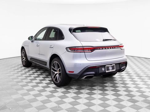 Certified 2025 Porsche Macan image 3