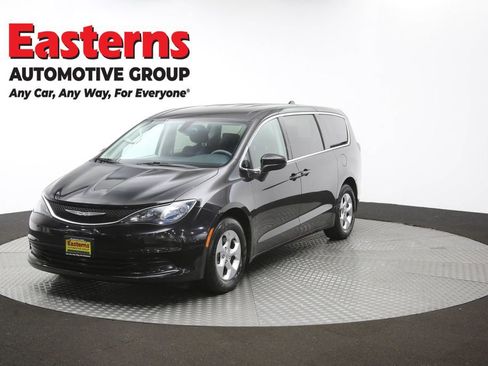 Used 2017 Chrysler Pacifica LX w/ Tire & Wheel Group FWD image 53
