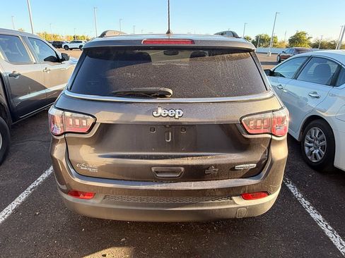 Used 2017 Jeep Compass Latitude FWD image 6