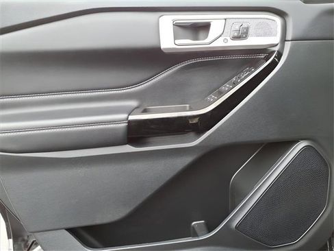 Used 2022 Ford Explorer ST w/ Equipment Group 401A image 11