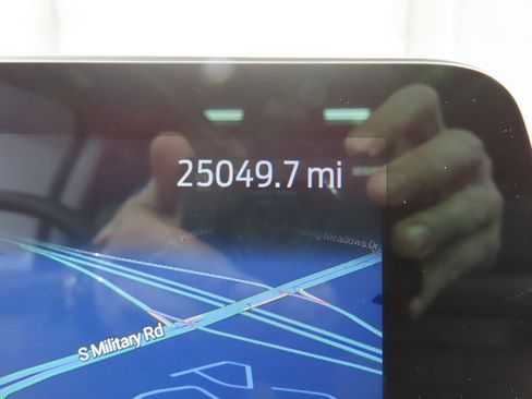 Used 2025 Ford Expedition Active image 14