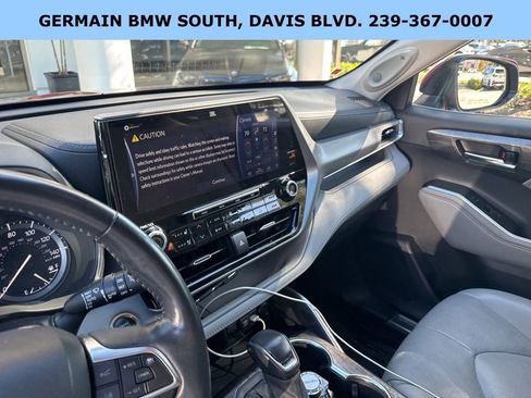 Used 2021 Toyota Highlander Platinum image 45