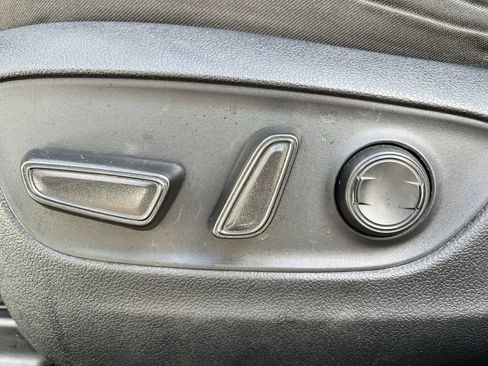 Used 2024 Toyota RAV4 XLE FWD image 24