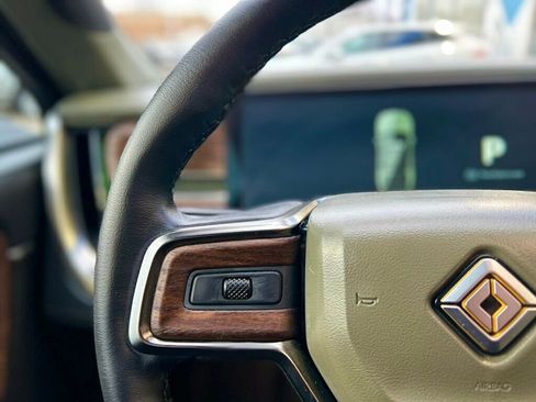 Used 2023 Rivian R1S Launch Edition image 19