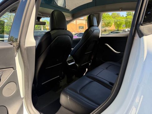 Used 2021 Tesla Model Y Long Range image 30