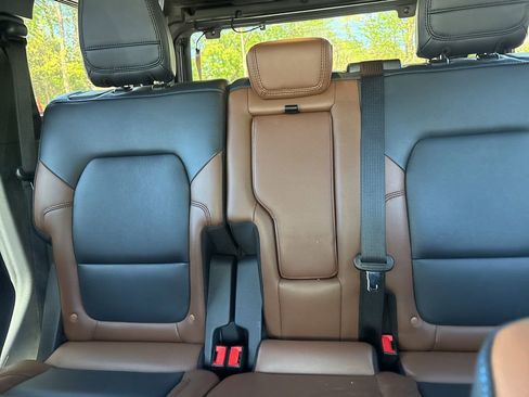 Used 2024 Ford Bronco Outer Banks image 13