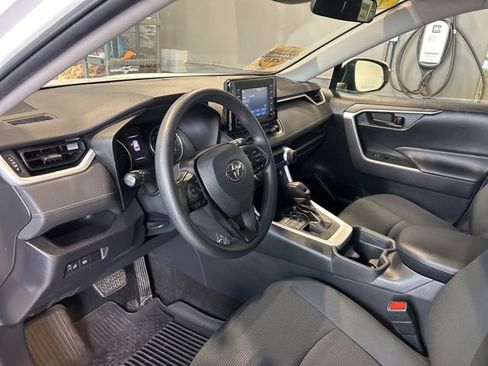 Used 2019 Toyota RAV4 LE image 41