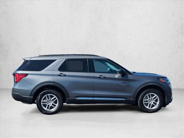Used 2025 Ford Explorer Active AWD/4WD image 4