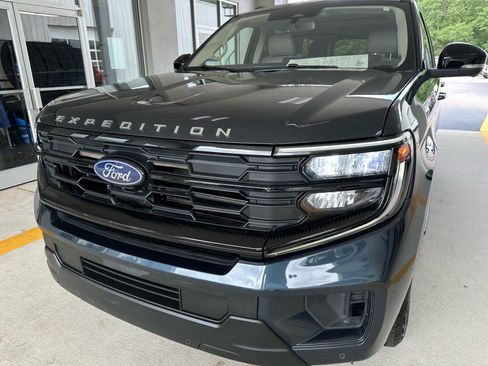 Certified 2025 Ford Expedition Active AWD/4WD image 1