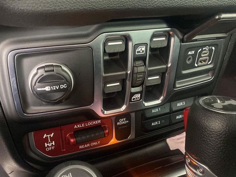 Used 2026 Jeep Wrangler Unlimited Sport AWD/4WD image 6