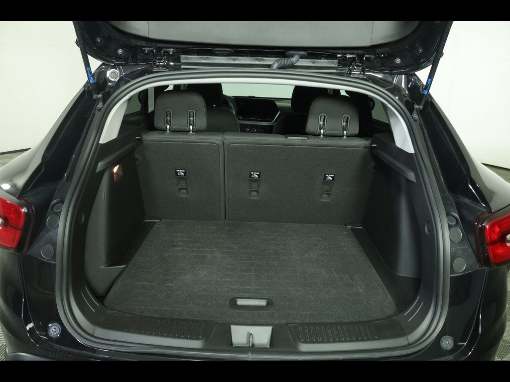 Used 2024 Chevrolet Trax LS w/ LS Convenience Package FWD image 9