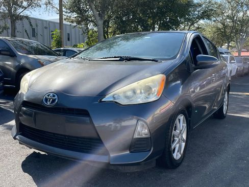 Used 2013 Toyota Prius C One image 5