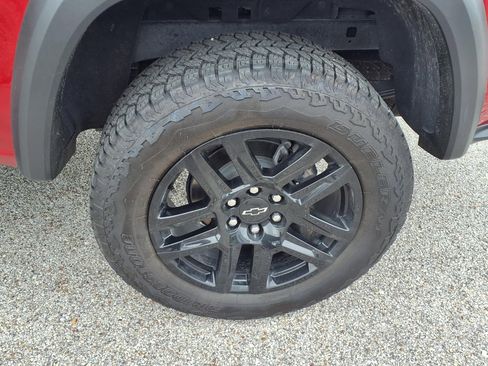 Used 2025 Chevrolet Colorado Trail Boss w/ Off-Road Front Bumper Package AWD/4WD image 25